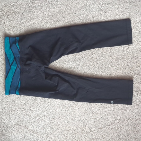 Wunderunder Mid-rise Capri - Picture 2 of 3